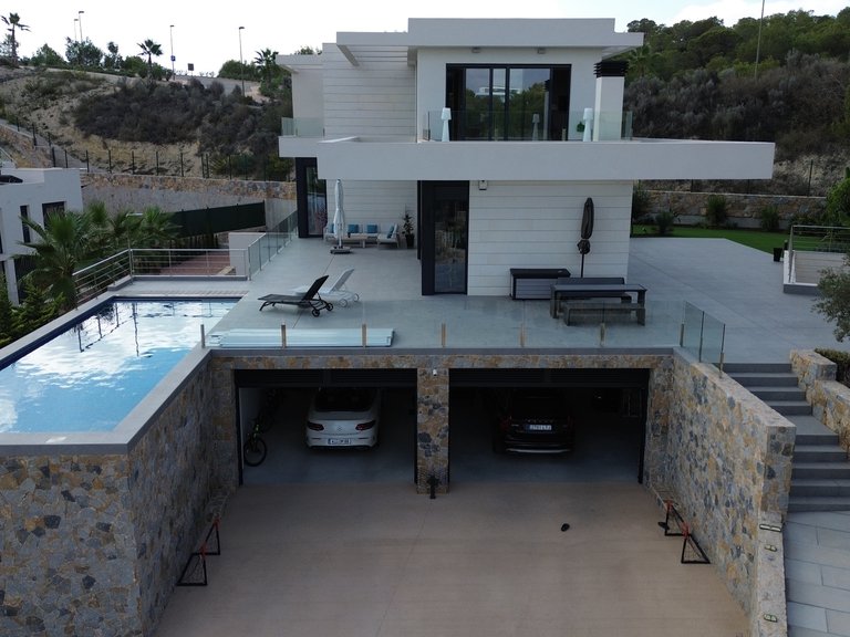 Villa for Sale in Las Colinas Golf Resort, Las Colinas Golf, Alicante 38