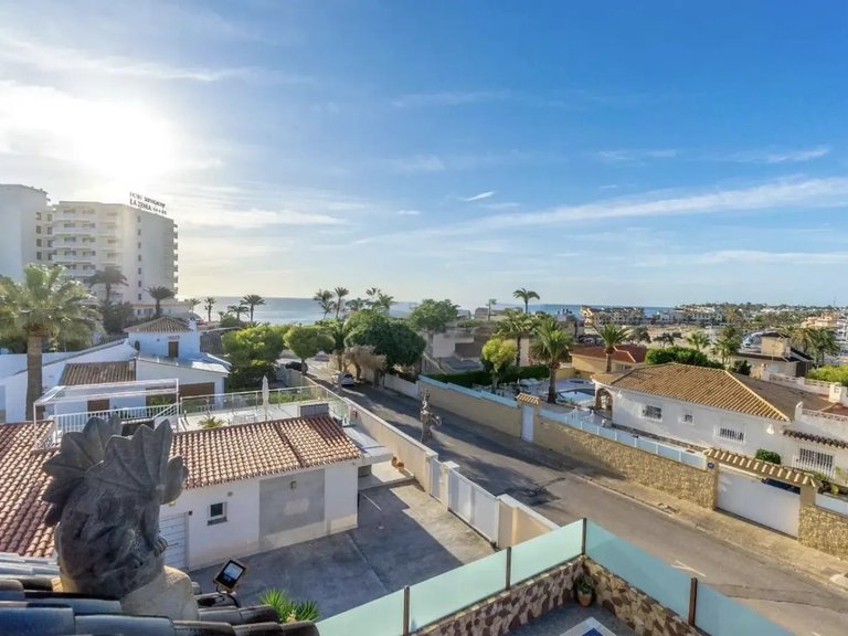Villa for Sale in La Zenia, Orihuela Costa, Alicante 3