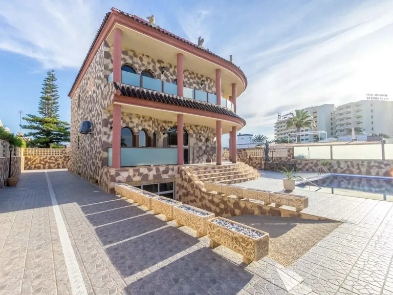 Villa for Sale in La Zenia, Orihuela Costa, Alicante 4