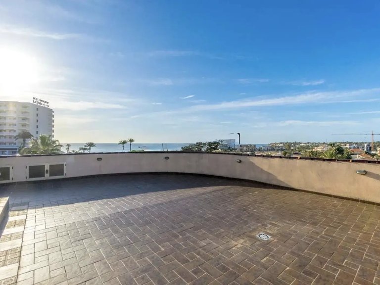 Villa for Sale in La Zenia, Orihuela Costa, Alicante 32