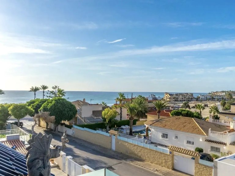 Villa for Sale in La Zenia, Orihuela Costa, Alicante 25