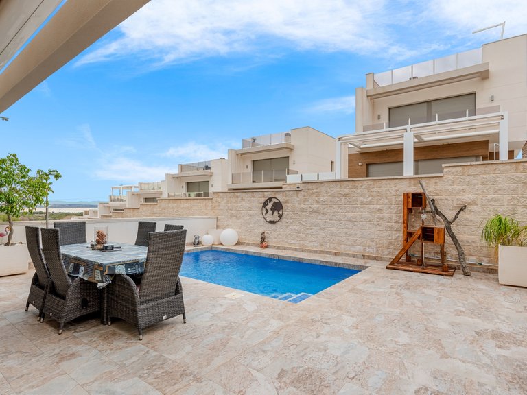Villa for Sale in Villamartin, Orihuela Costa, Alicante 28