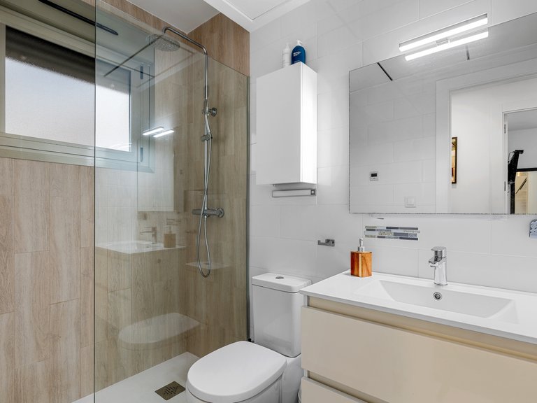 Villa for Sale in Villamartin, Orihuela Costa, Alicante 18