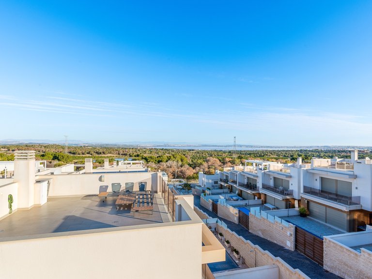Villa for Sale in Villamartin, Orihuela Costa, Alicante 3
