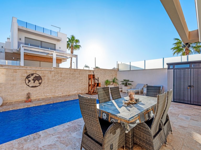 Villa for Sale in Villamartin, Orihuela Costa, Alicante 2