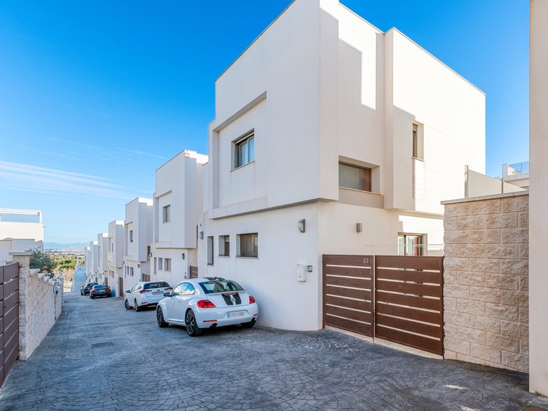 Villa for Sale in Villamartin, Orihuela Costa, Alicante 36