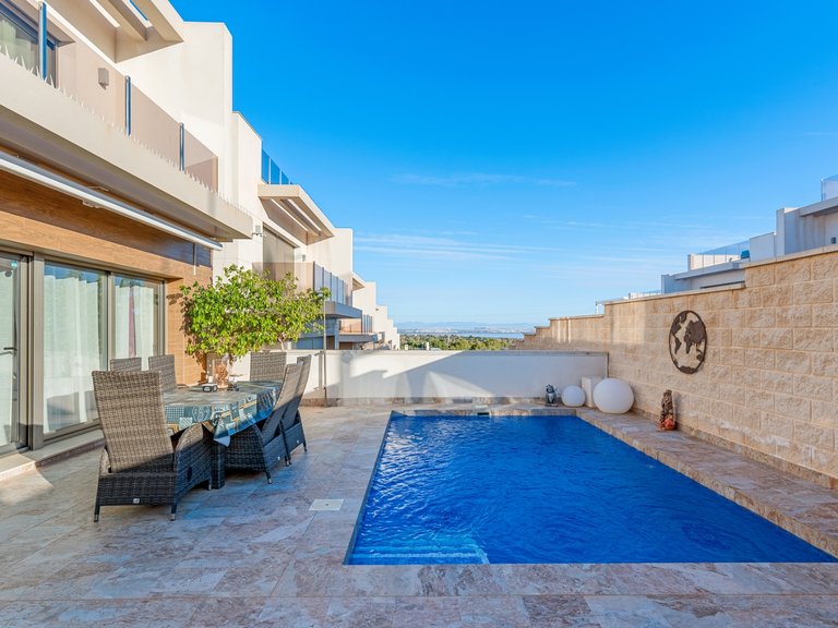 Villa for Sale in Villamartin, Orihuela Costa, Alicante 25
