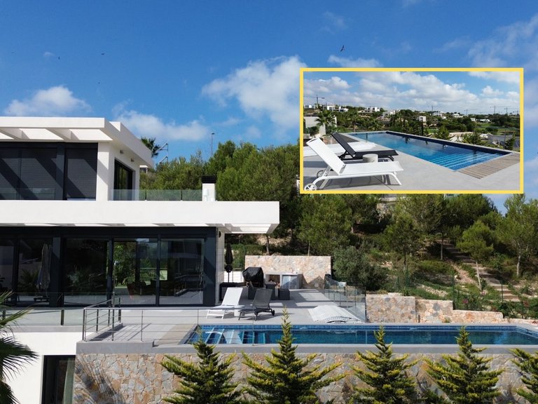 Villa for Sale in Las Colinas Golf Resort, Las Colinas Golf, Alicante 1
