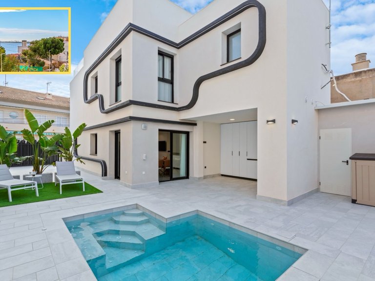 Villa for Sale in Torre De La Horadada, Alicante 1