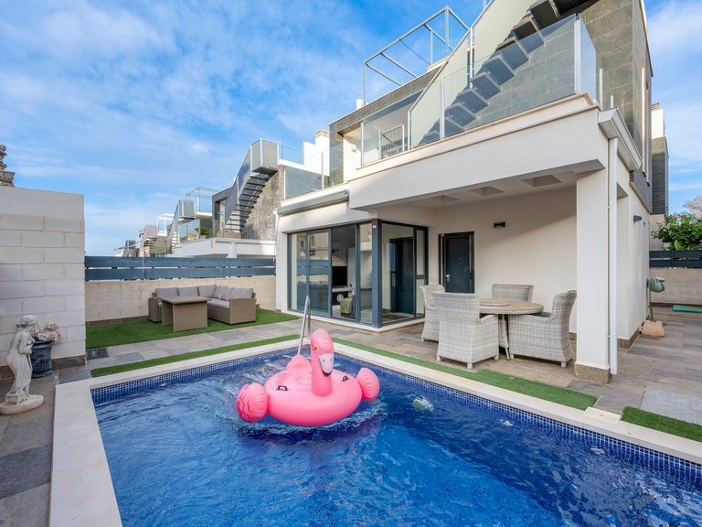 Villa for Sale in Orihuela Costa, Alicante 1