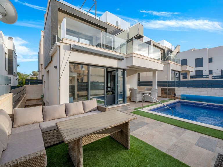 Villa for Sale in Orihuela Costa, Alicante 7