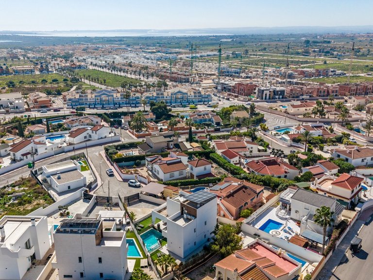Villa for Sale in Rojales, Ciudad Quesada, Alicante 49