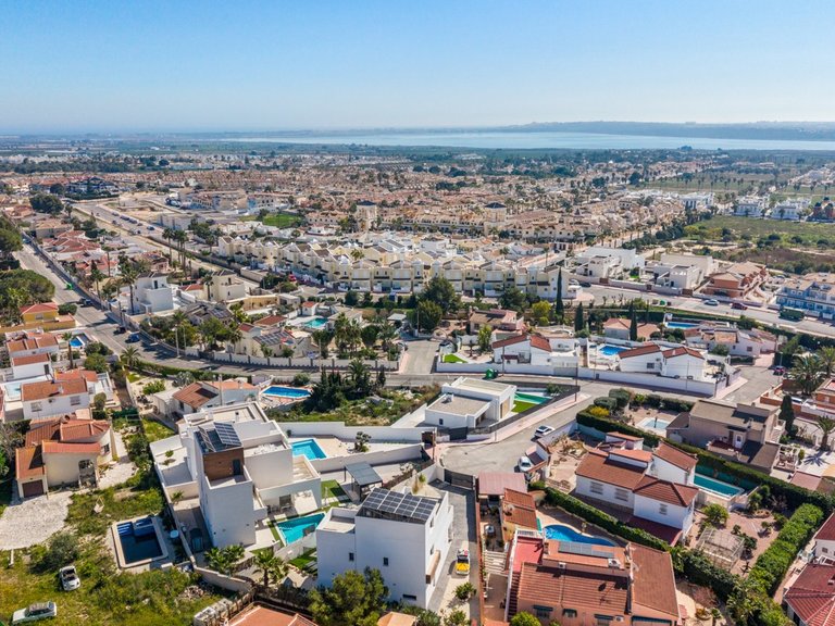 Villa for Sale in Rojales, Ciudad Quesada, Alicante 50