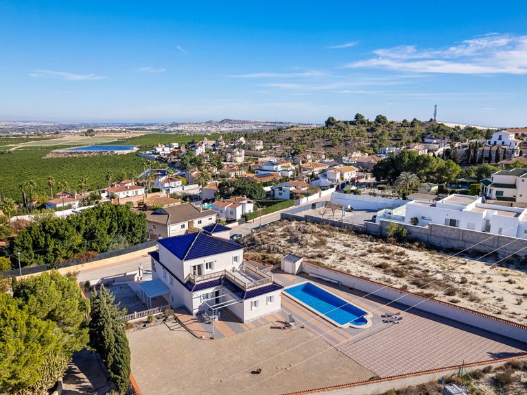 Villa for Sale in Lomas de La Juliana, Almoradi, Alicante 2