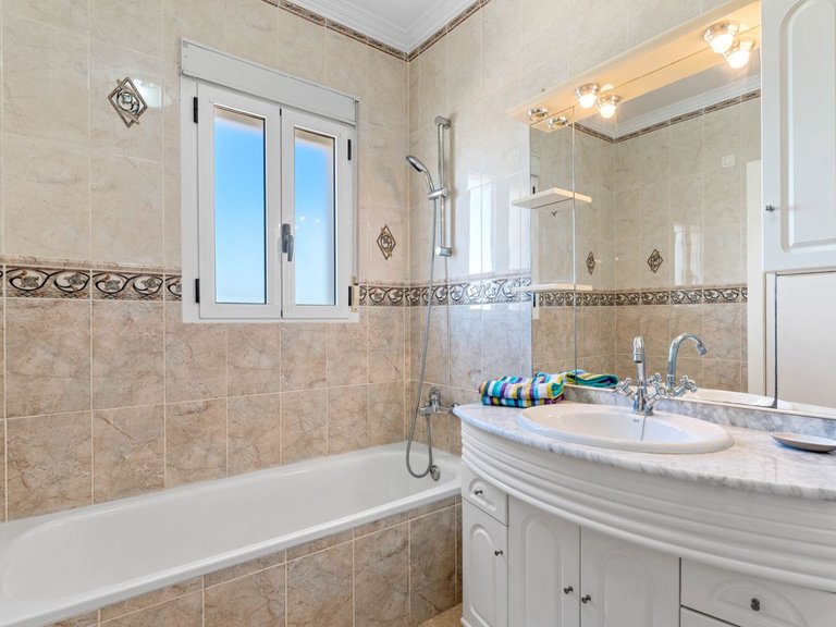 Villa for Sale in Lomas de La Juliana, Almoradi, Alicante 40