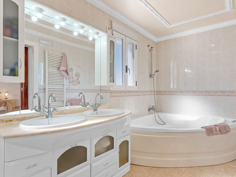 Villa for Sale in Lomas de La Juliana, Almoradi, Alicante 44