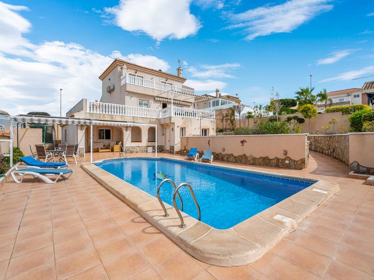 Villa for Sale in Rojales Hills, Rojales, Alicante 1