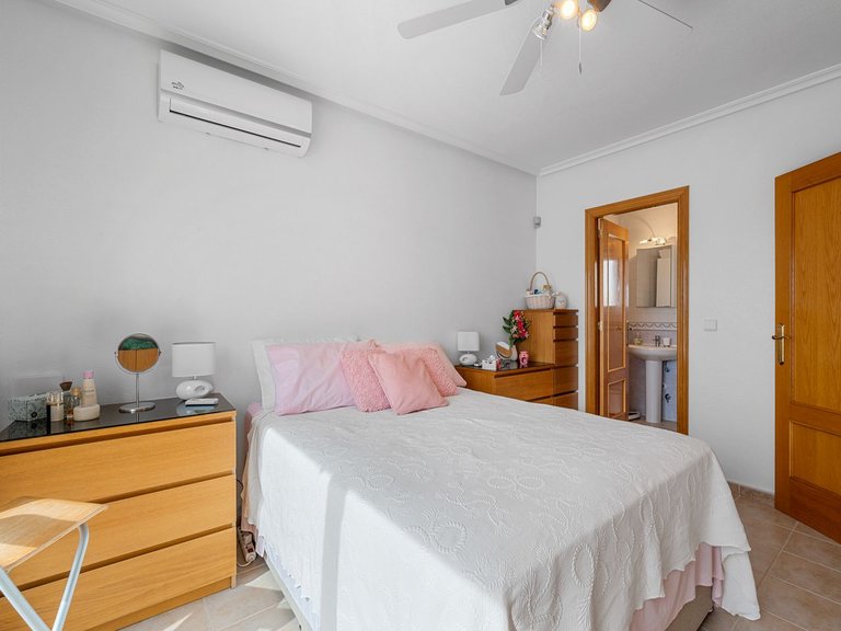 Villa for Sale in Rojales Hills, Rojales, Alicante 32