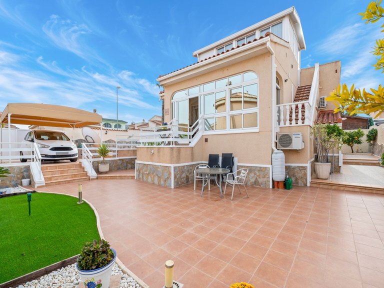 Villa for Sale in Rojales Hills, Rojales, Alicante 1