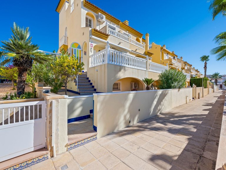 Town House for Sale in Benimar, Benijófar, Alicante 2