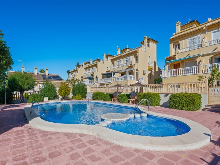 Town House for Sale in Benimar, Benijófar, Alicante 3