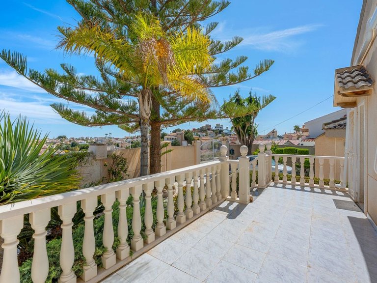 Villa for Sale in La Marquesa Golf, Rojales, Alicante 4