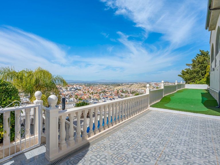 Villa for Sale in La Marquesa Golf, Rojales, Alicante 7