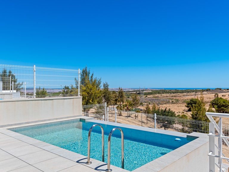 Villa for Sale in Inland San Miguel De Salinas, Alicante 2