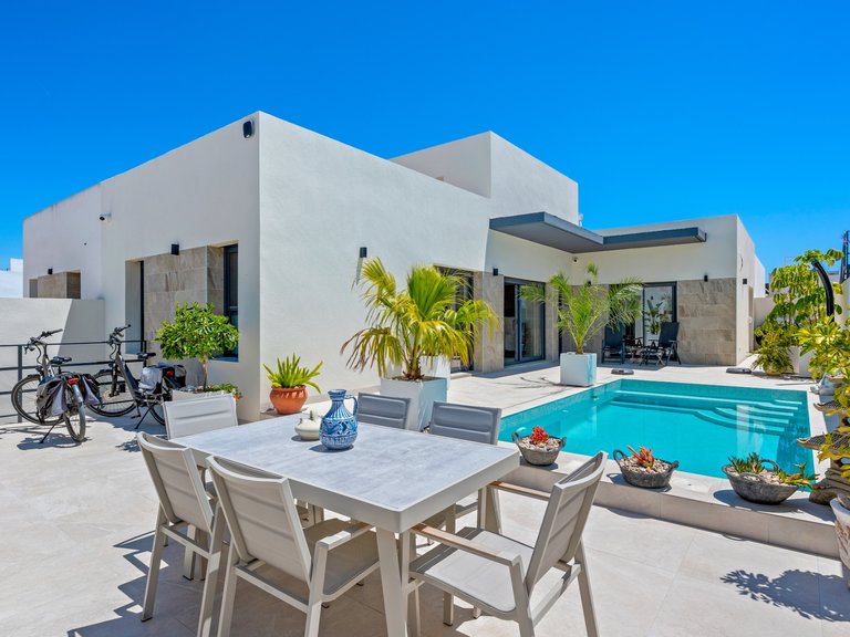 Apartment for Sale in Costa Blanca Daya Nueva, Alicante 1