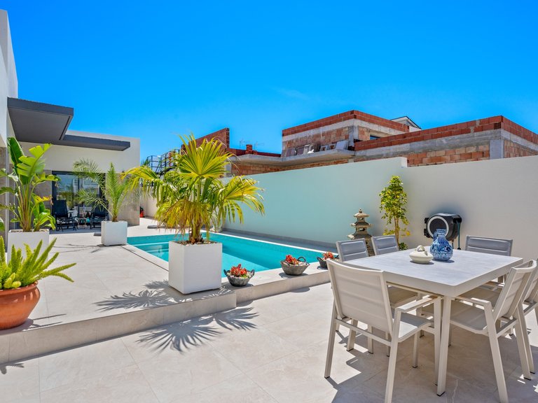Apartment for Sale in Costa Blanca Daya Nueva, Alicante 4
