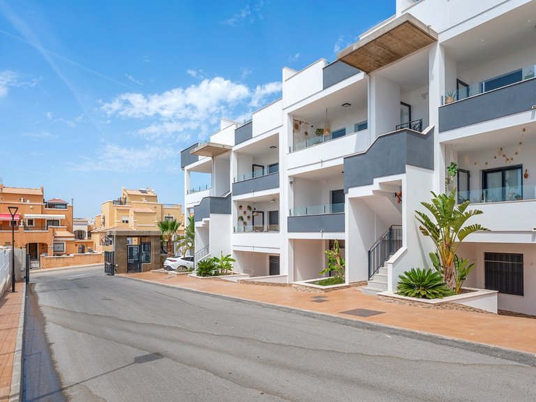 Apartment for Sale in Torrevieja, Alicante 1