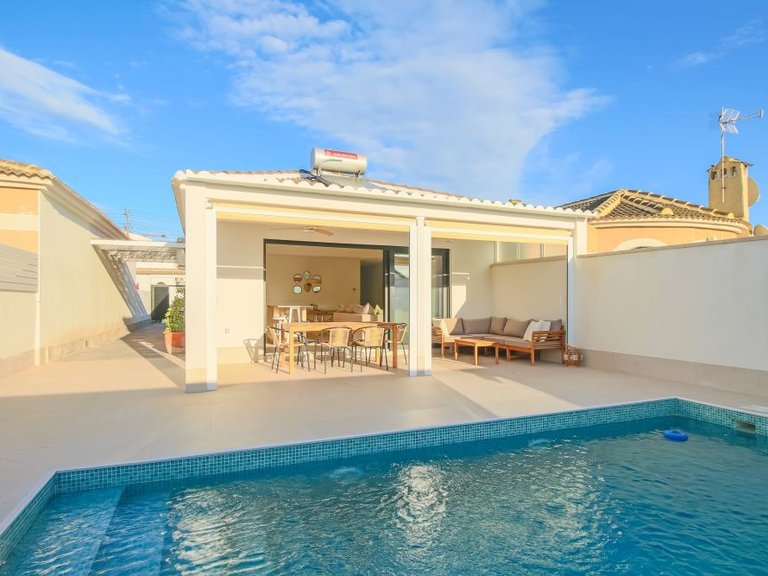 Villa for Sale in Costa Blanca Torrevieja, Alicante 1