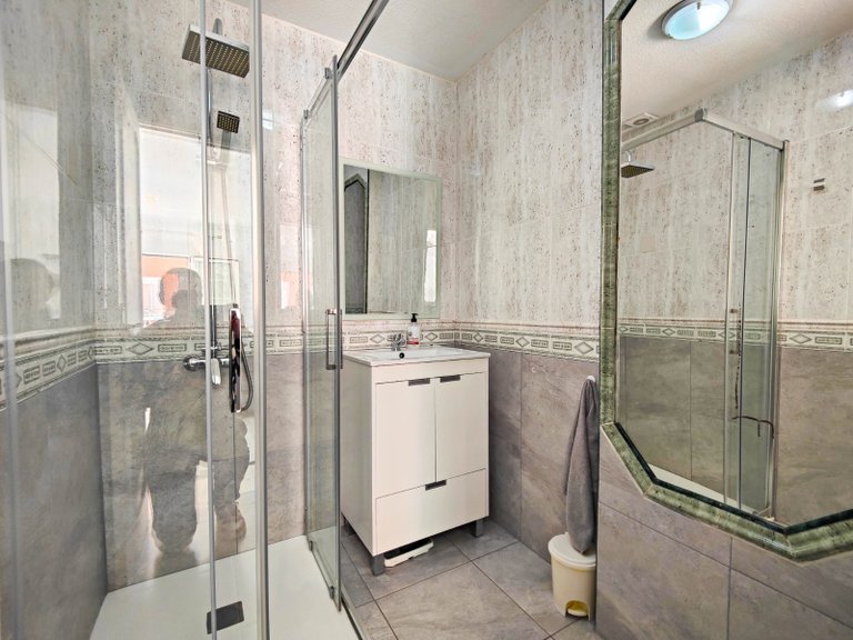 Apartment for Sale in Torrevieja, Alicante 30