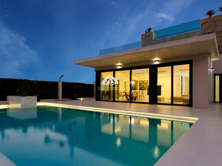 Villa for Sale in Dehesa de campoamor Orihuela Costa, Alicante 1