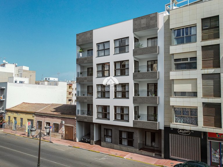 Apartment for Sale in Guardamar - El Raso Guardamar Del Segura, Alicante 1