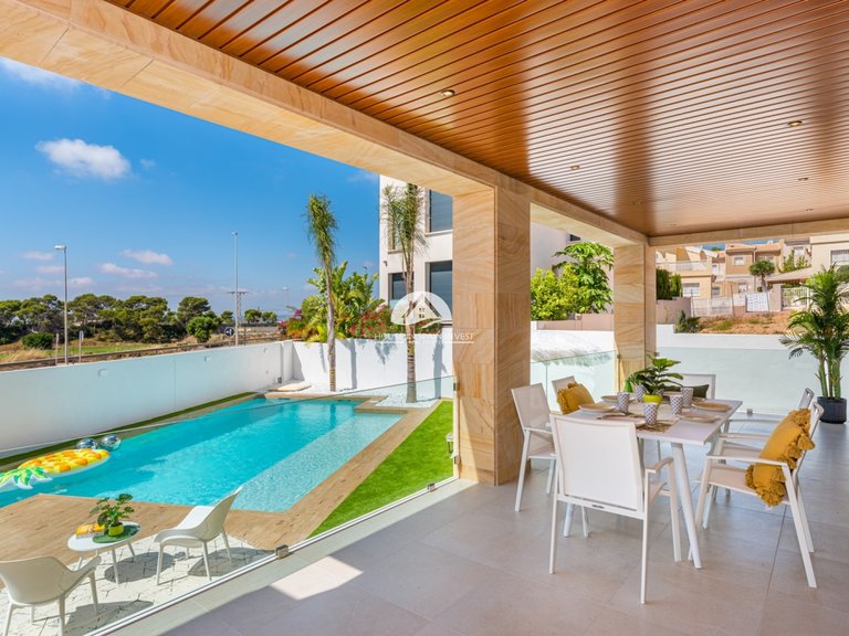 Villa for Sale in Ciudad Quesada Rojales - Ciudad Quesada, Alicante 1