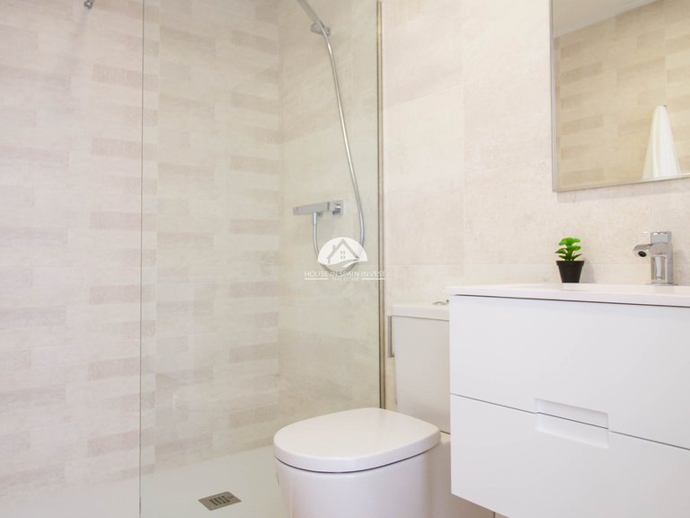 Apartment for Sale in Vistabella Vistabella Golf, Alicante 16