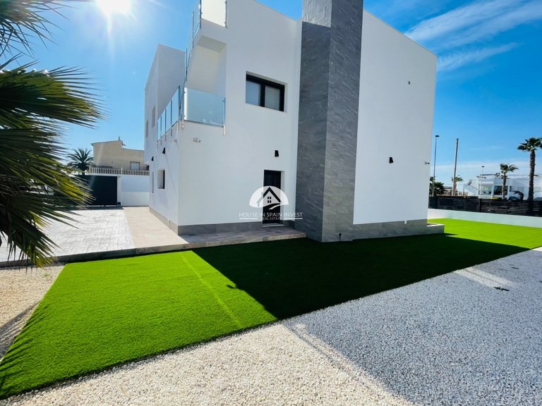 Villa for Sale in Torrevieja Torrevieja, Alicante 6