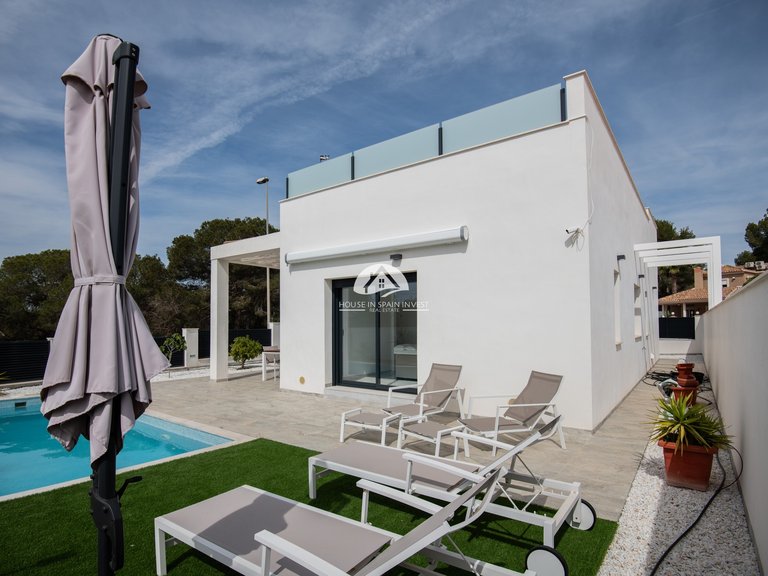 Villa for Sale in Pinar de Campoverde Pilar De La Horadada, Alicante 5