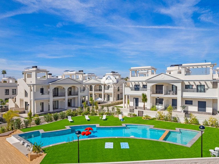 Apartment for Sale in Ciudad Quesada Rojales - Ciudad Quesada, Alicante 1