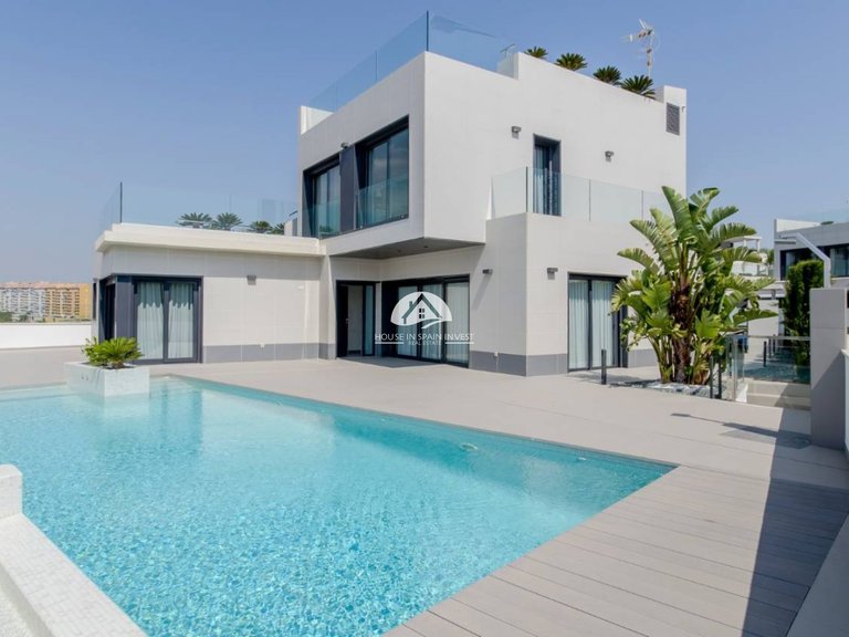 Villa for Sale in Dehesa de campoamor Orihuela Costa, Alicante 1
