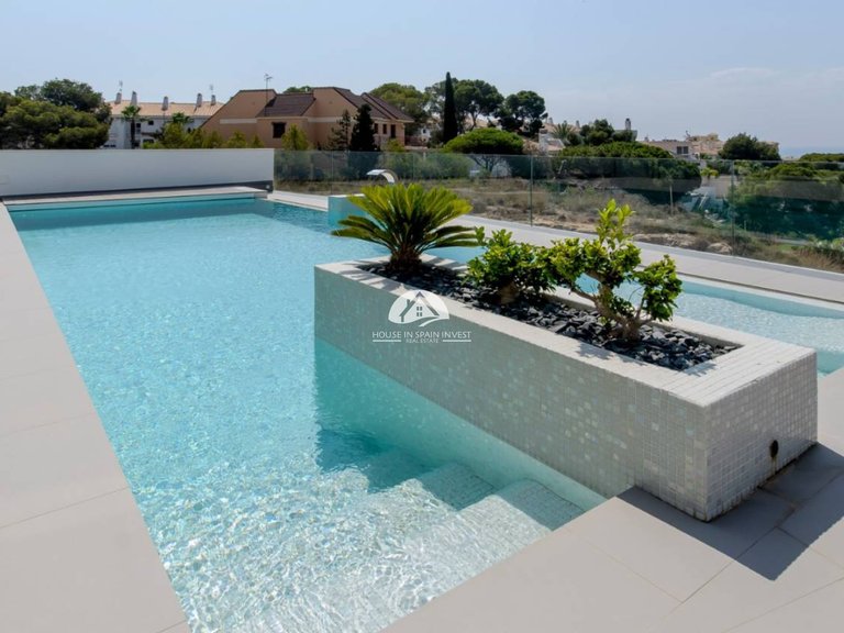 Villa for Sale in Dehesa de campoamor Orihuela Costa, Alicante 11