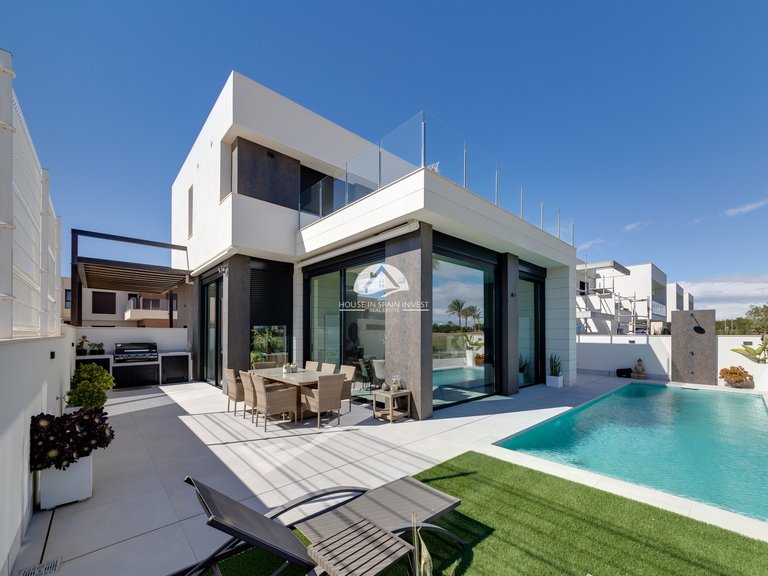 Villa for Sale in Pilar de la Horadada Pilar De La Horadada, Alicante 1