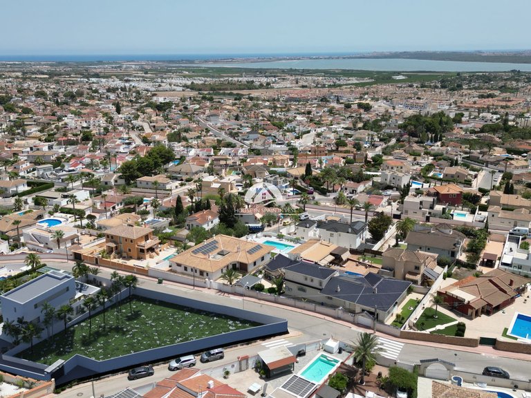 Villa for Sale in Rojales Rojales - Ciudad Quesada, Alicante 8