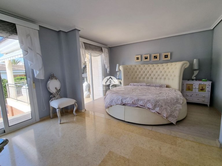 Villa for Sale in La Mata Torrevieja, Alicante 4