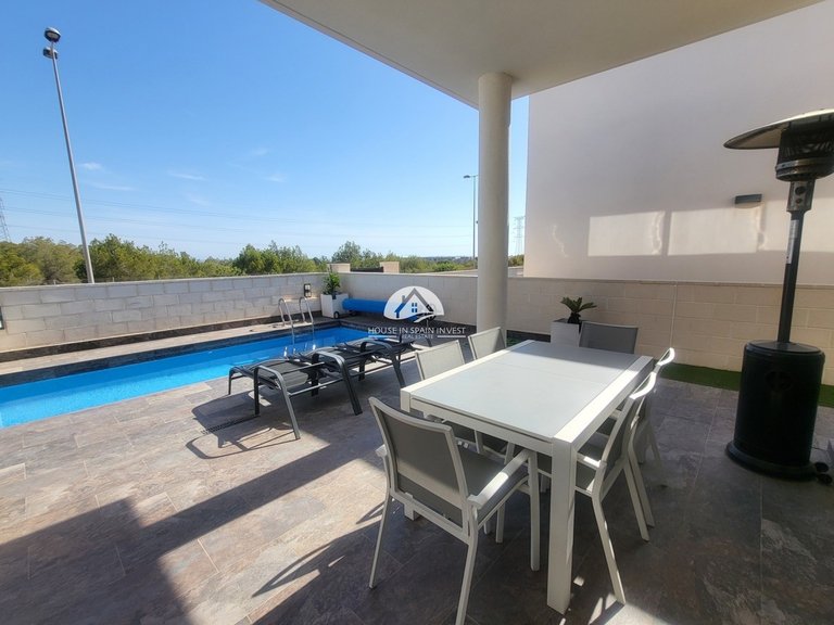 Villa for Sale in Villamartín - Las Filipinas Orihuela Costa, Alicante 3