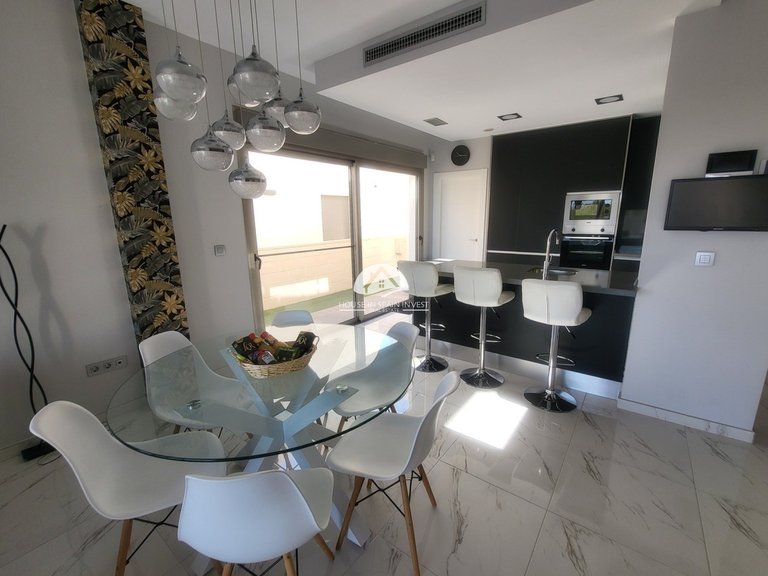 Villa for Sale in Villamartín - Las Filipinas Orihuela Costa, Alicante 5