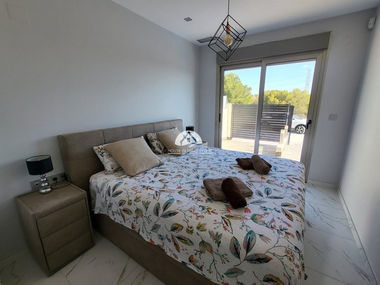 Villa for Sale in Villamartín - Las Filipinas Orihuela Costa, Alicante 12