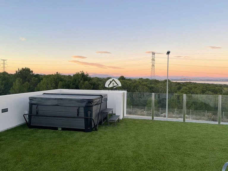 Villa for Sale in Villamartín - Las Filipinas Orihuela Costa, Alicante 25