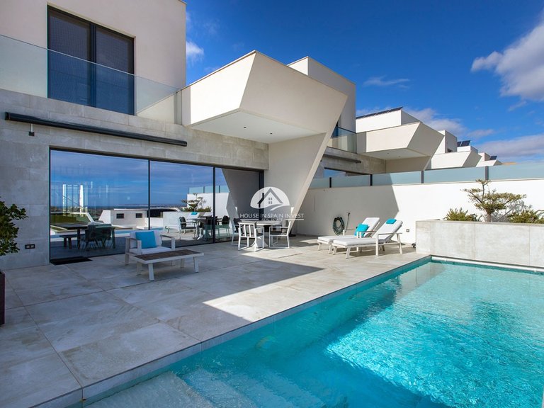 Villa for Sale in Rojales Rojales - Ciudad Quesada, Alicante 1